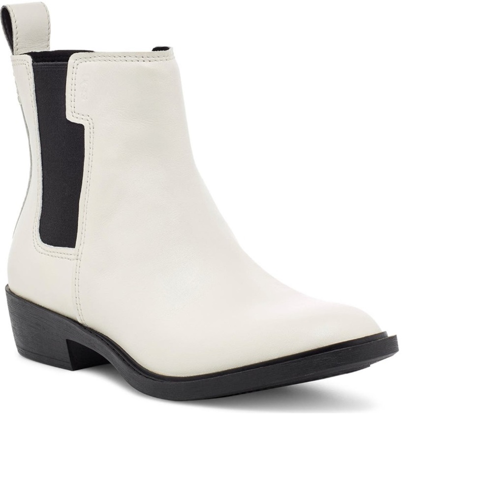 UGG Women's Emmeth Chelsea Boot Size 9.5